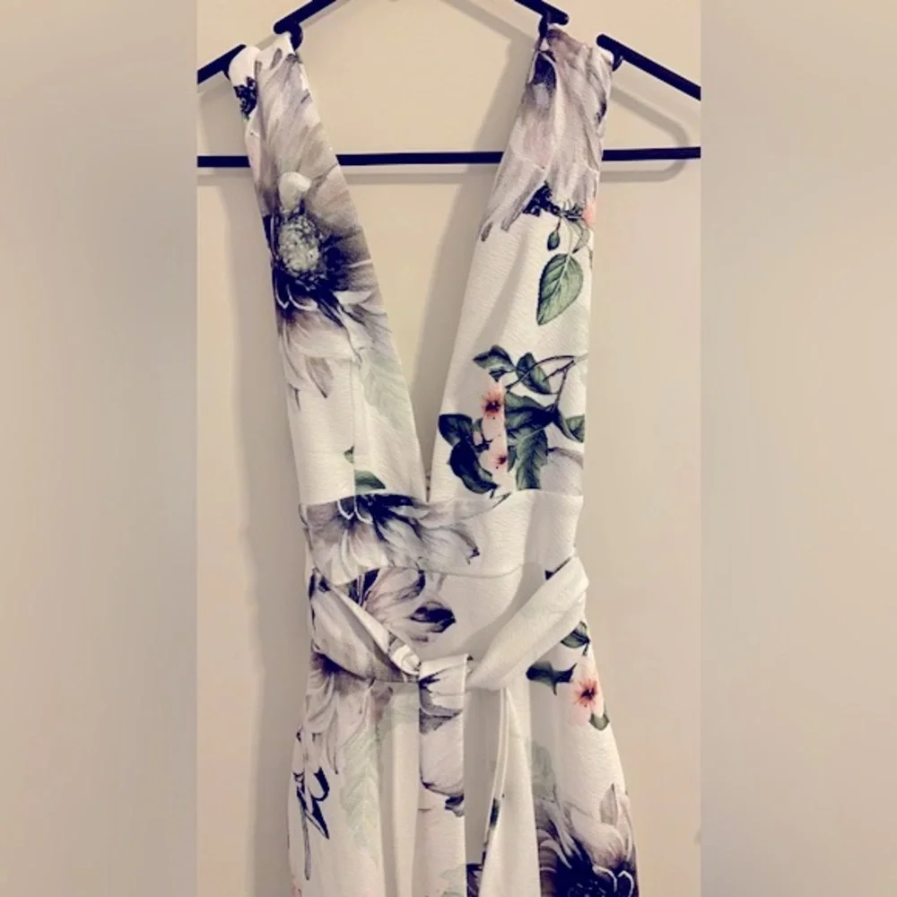 Size 6 NWT WIDE STRAP FLOUNCE FLORAL WHITE DRESS - Picture 8 of 11